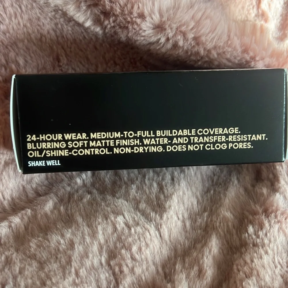 MAC STUDIO FIX FLUID SPF 15 24HR MATTE FOUNDATION + OIL CONTROL NIB